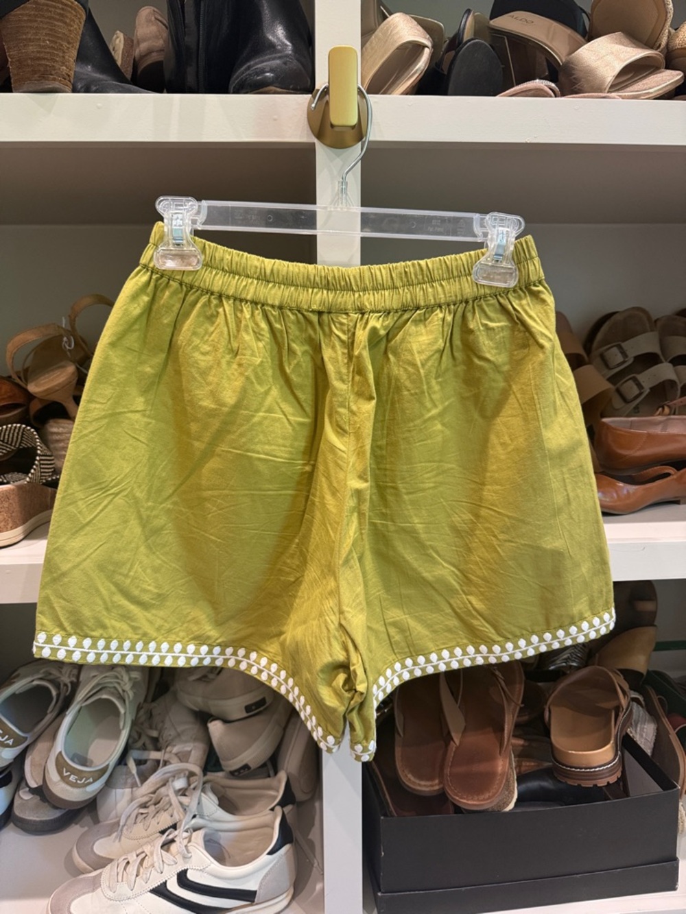 Julia Amory Coatue short, chartreuse, embroidered - Picture 3 of 5